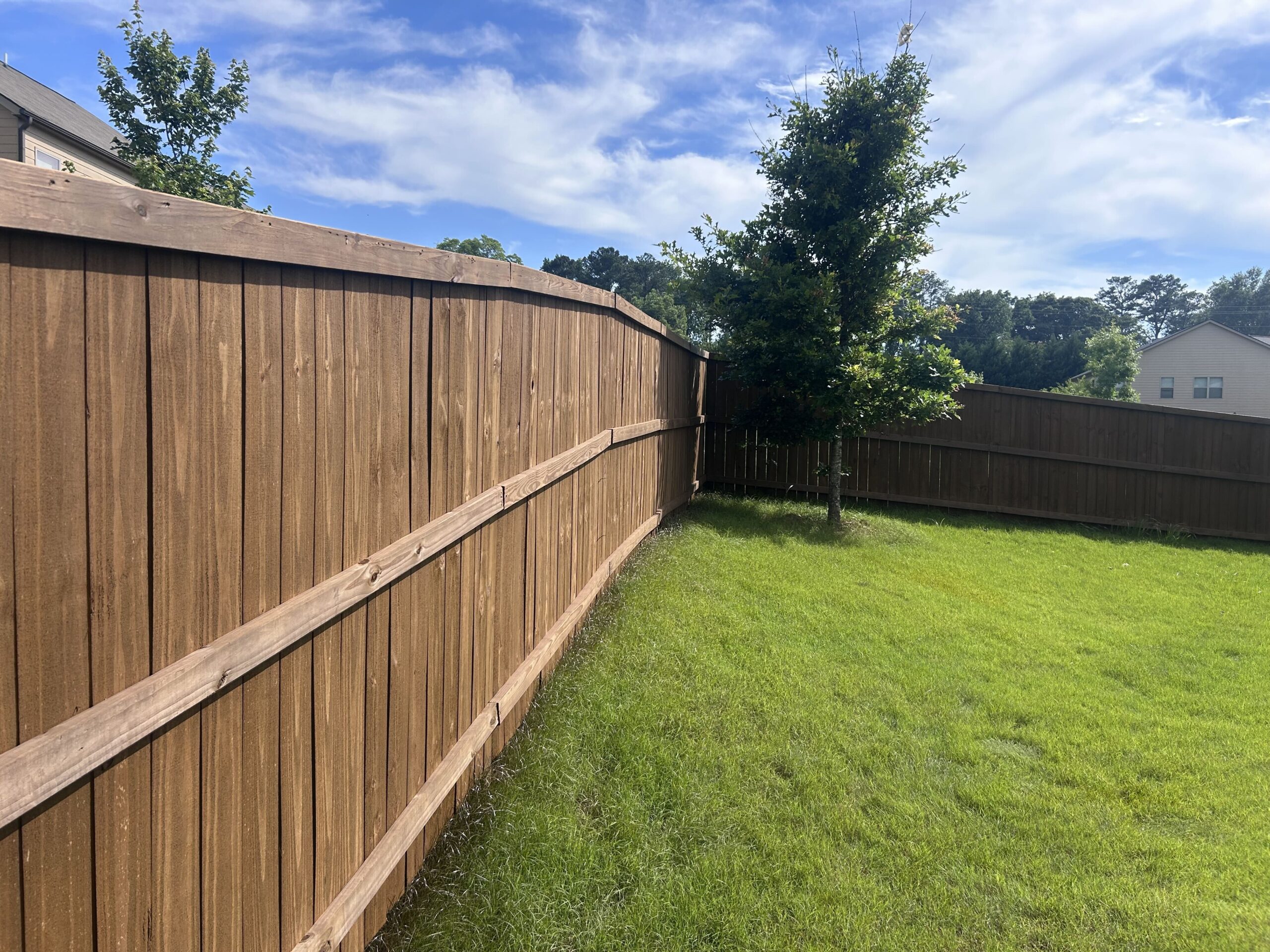 Fence Color Ideas: How to Choose a Color That Complements Your Home